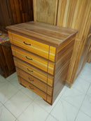 Commode model 15